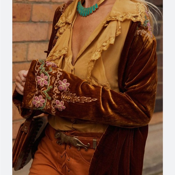 Chasing Unicorns Black Magic Woman Velvet Jacket Toffee Size S - Picture 4 of 11